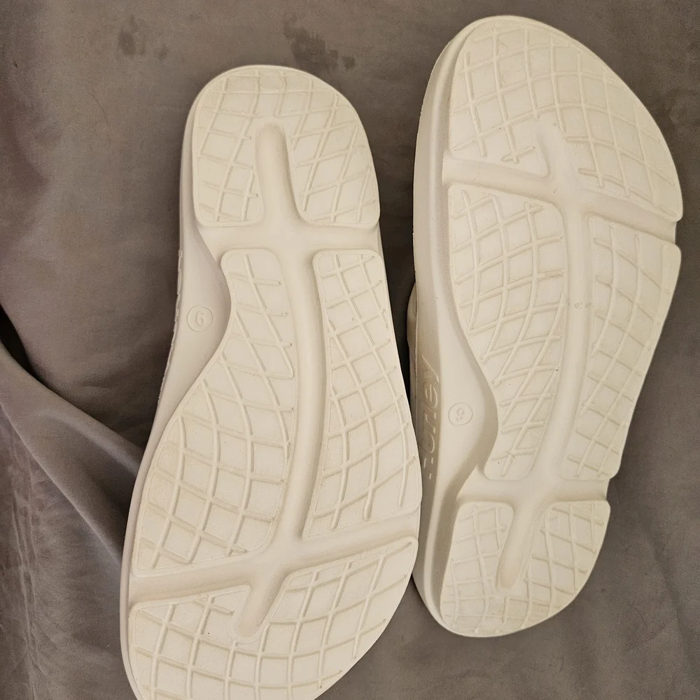 White Rubber Flip Flop Sandals By Hurley